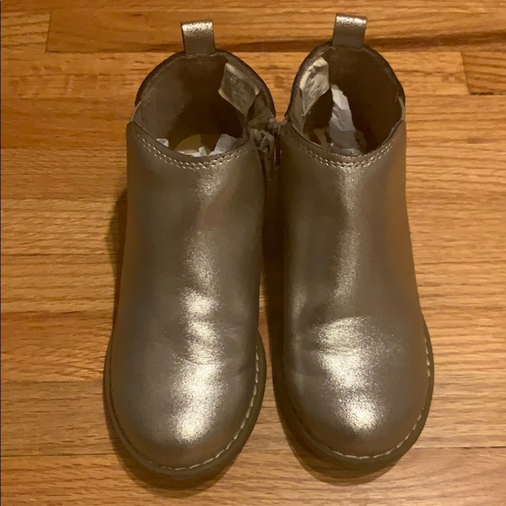 Girls’ boots gold